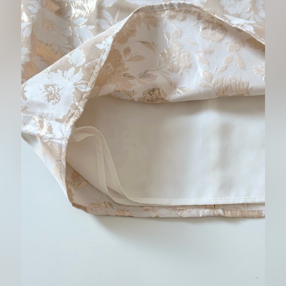 J.Crew Elegant Woman’s Cream Floral Jacquard Top Size S - Picture 4 of 9
